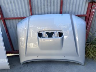 2005-2015 Toyota Tacoma Hood W/coup