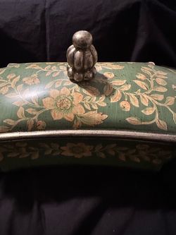 Vintage keepsake, trinket box decorative