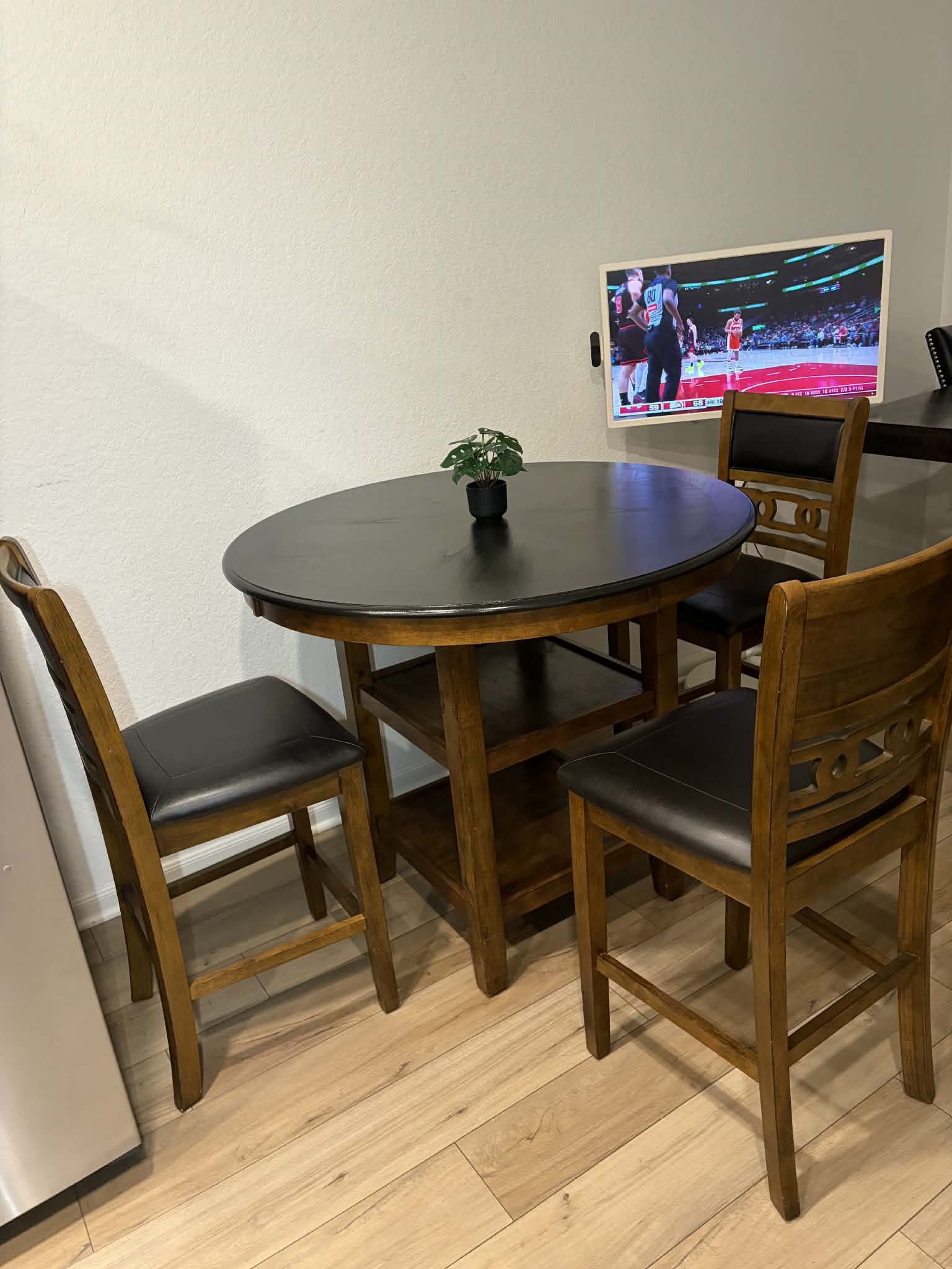 Dining Table & 3 Chairs