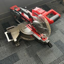 Milwaukee fuel brushless 10 inch compound miter slide saw with XC 8.0 battery