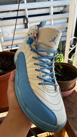Air Jordan 12 Retro 'Emoji' (GS) in white and university blue
