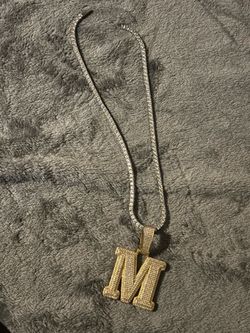 Moissanite chain + M pendant