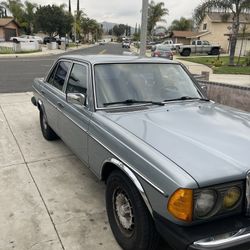 1982 Mercedes-Benz 300