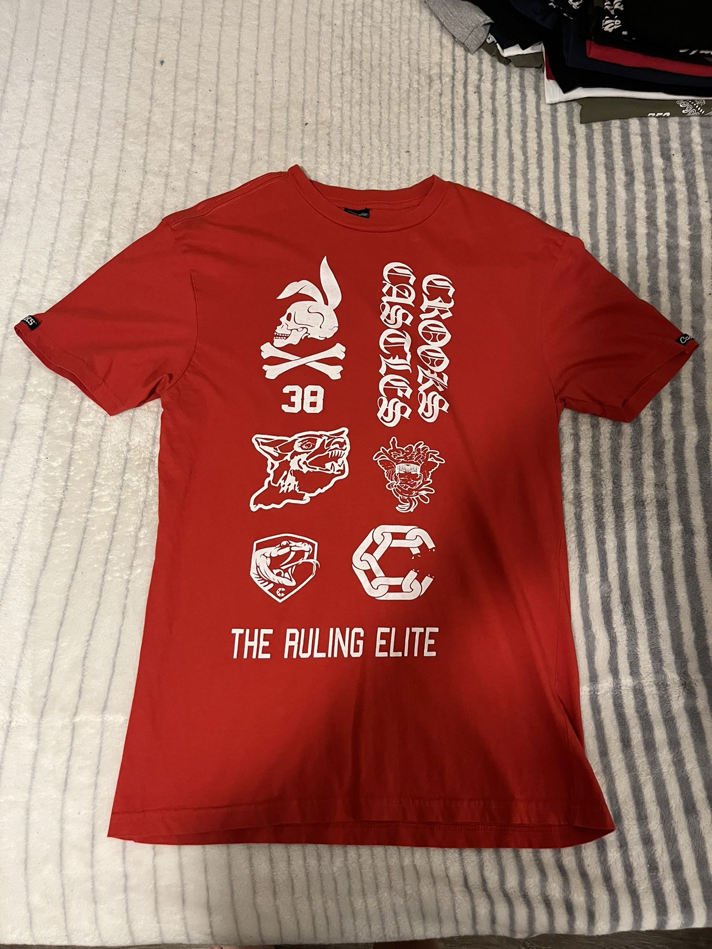 CROOKS AND CASTLES MEDIUM T-SHIRT