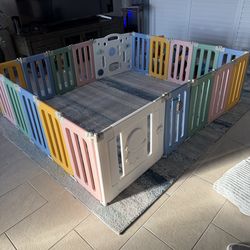 Large playpen 22 panels excellent preowned condition
