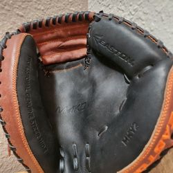 Easton Mako Catchers Mitt RHT-31"