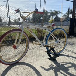 Foos Gone Wild Throne 29inch