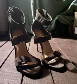 Woman's Jacobie Heels Size 9