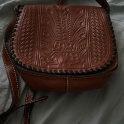 Patricia Nash Leather Crossbody Bag – Vintage Charm Meets Modern Elegance