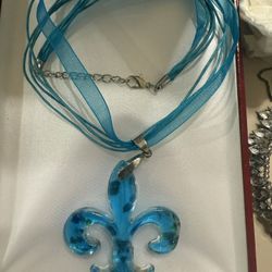 Art Glass Pendant Necklace FLEUR DE LIS Handmade Lampwork