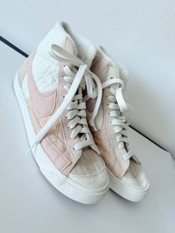 Nike Women’s sneakers Almost New 