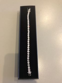 White gold tennis bracelet