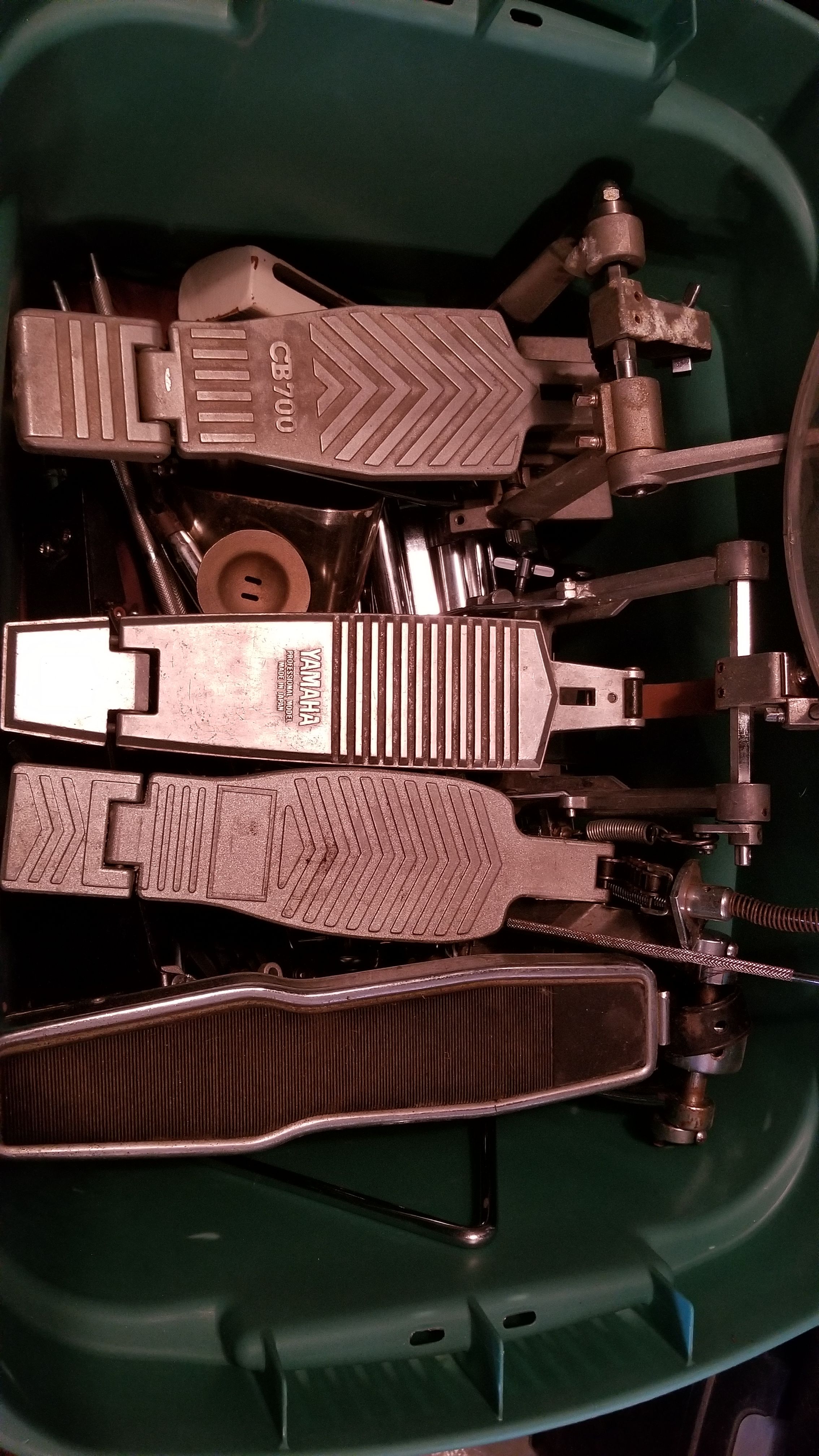Drum pedals and stands and accessories