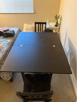 Foldable dining table with 2 chairs