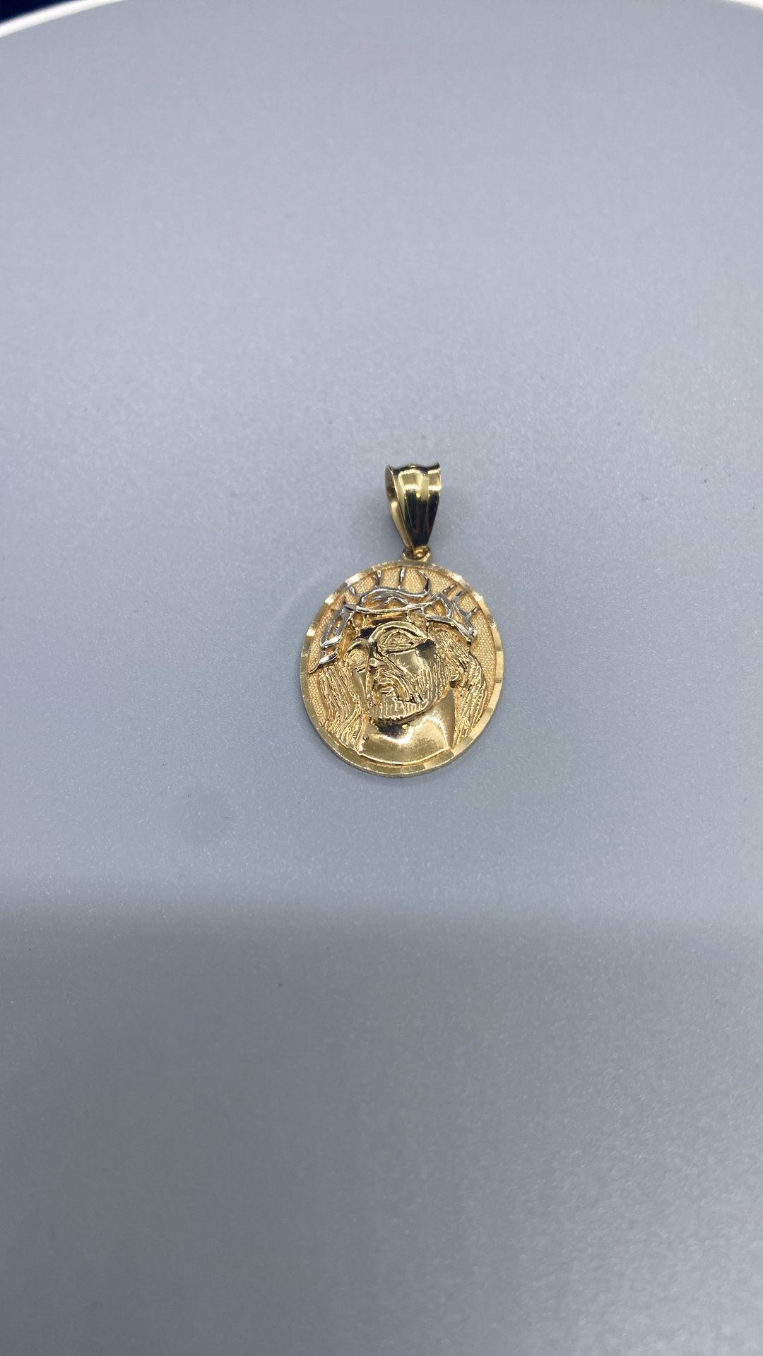 10K Pendant