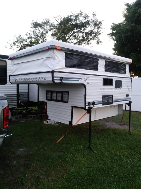 Pop up truck camper shadow cruiser 1997 for Sale in St