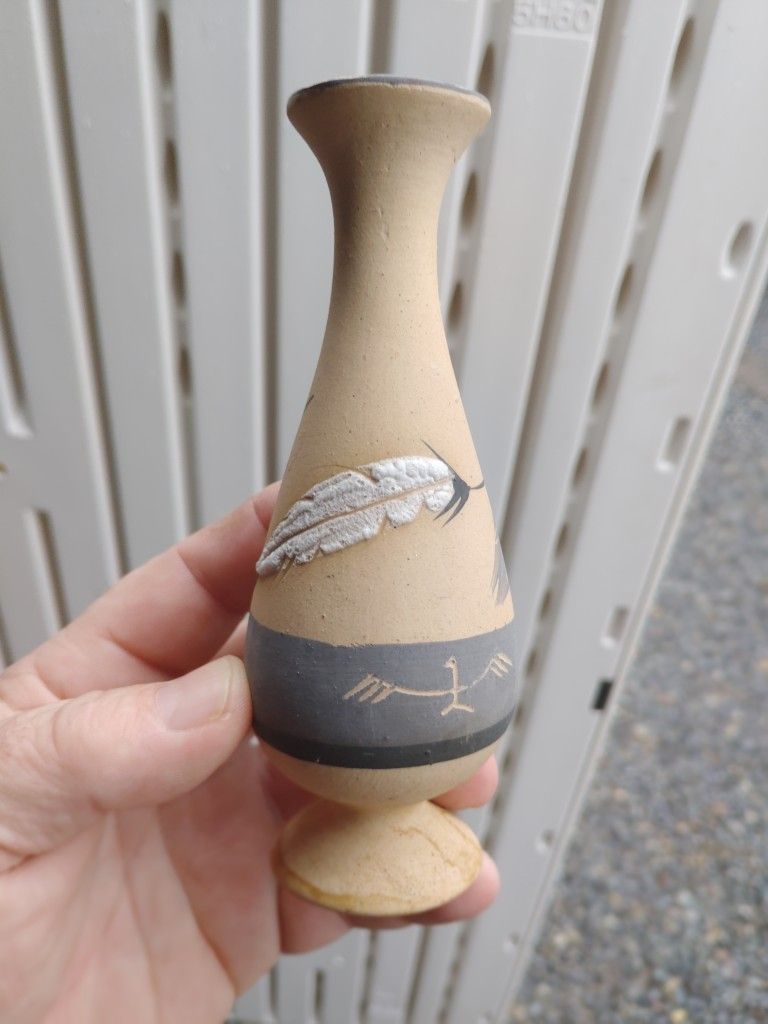 Decorative Vase Looks Like Native Pictures