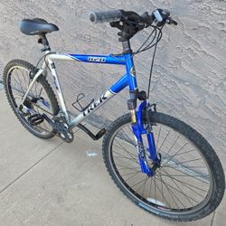 Trek 820