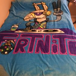 Fortnite Kid’s Full Size Fleece Blanket in Great Condition 