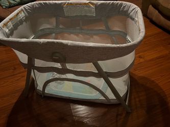 Graco DreamMore 3-in-1 Portable Bassinet