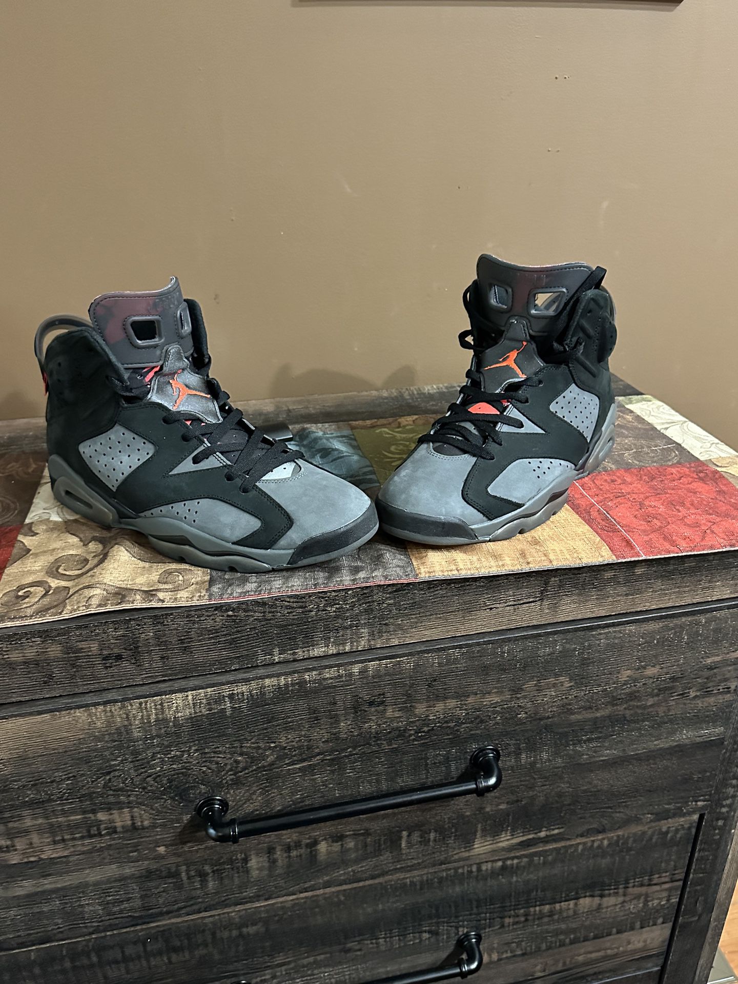 Jordan 1 Gray/Black. Size 14