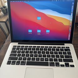 Laptop: MacBrook Pro 13” Retina
