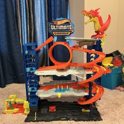 Hot Wheels Ultimate Garage With Dragon