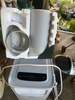 Brand new portable air conditioner 12,000 bu .