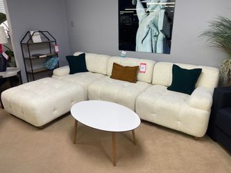 Broadway Ivory 3pc Sectional + Ottoman /Comfy Sectional Sofá Cómodo