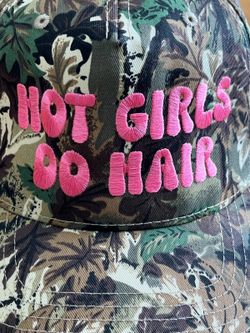 HOT GIRLS DO HAIR Women’s Camo Hat