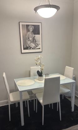 Comedor blanco 4 sillas (nuevo en su caja)