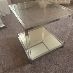 2 Side Tables