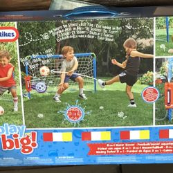 Little Tikes 2 In 1 Water Soccer 