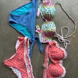 Victoria's Secret swim/ bikinis size extra small on all (30$ for both sets) they are like new