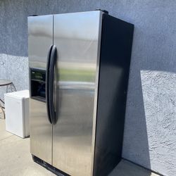 LG Refrigerator Great Condition  $209