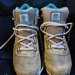 Brand New Women's Size 6 Timberlands