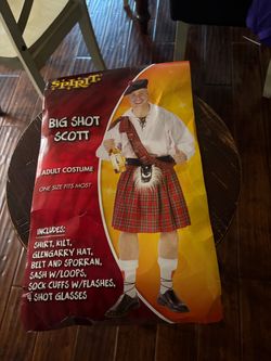Adult costume 8 pieces included