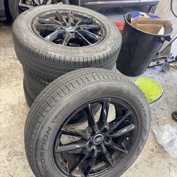 Set of 4 original Land Rover wheels