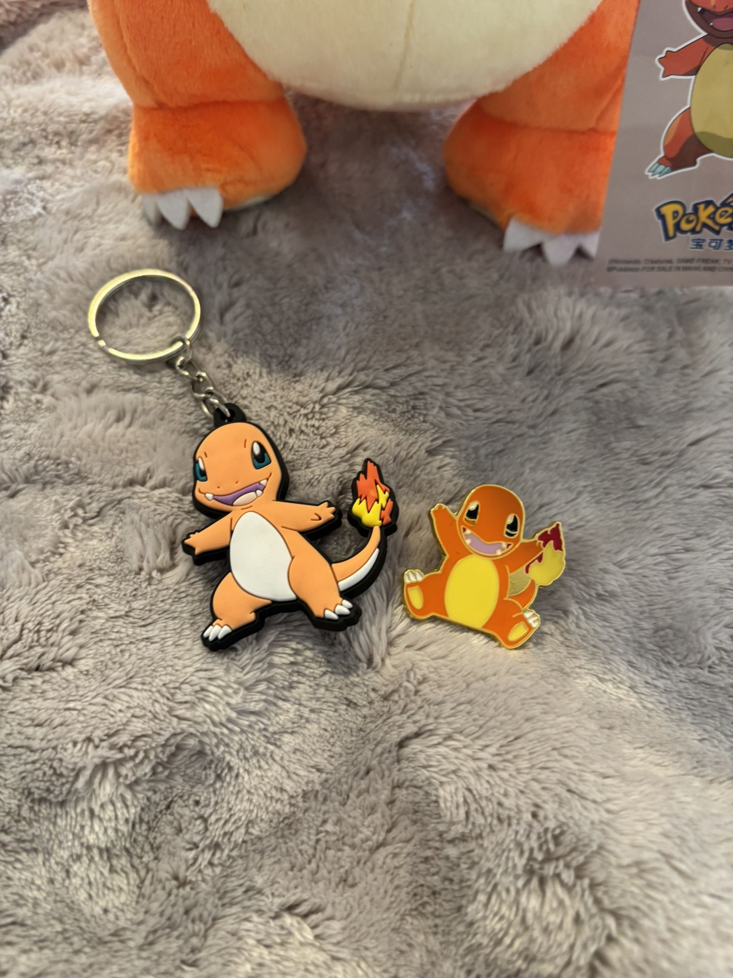 Charmander Keychain And Metal Pin Pokemon Bundle Set