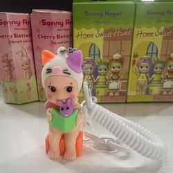 Sonny Angel Cozy Reading Keychain