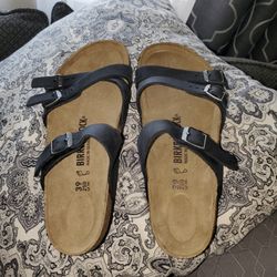 Birkenstock New With Tags  Size 40 Which Is Size  9 Women 75$ 