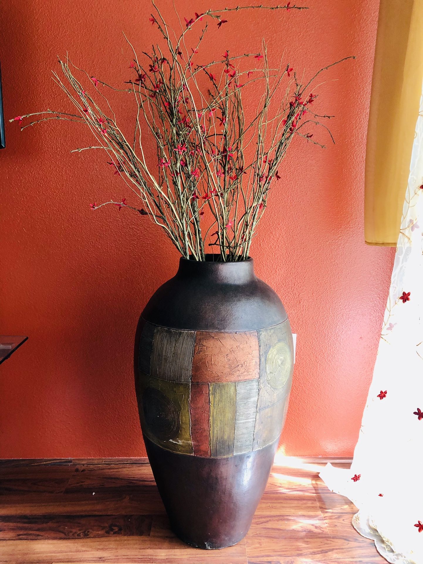 Pier 1 - Decorative Vase