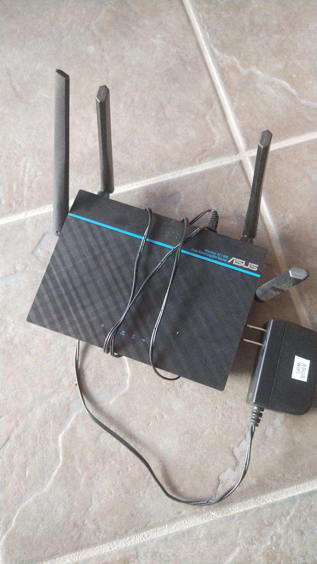 Asus AC1300 Dual band gigabit Wi-Fi router