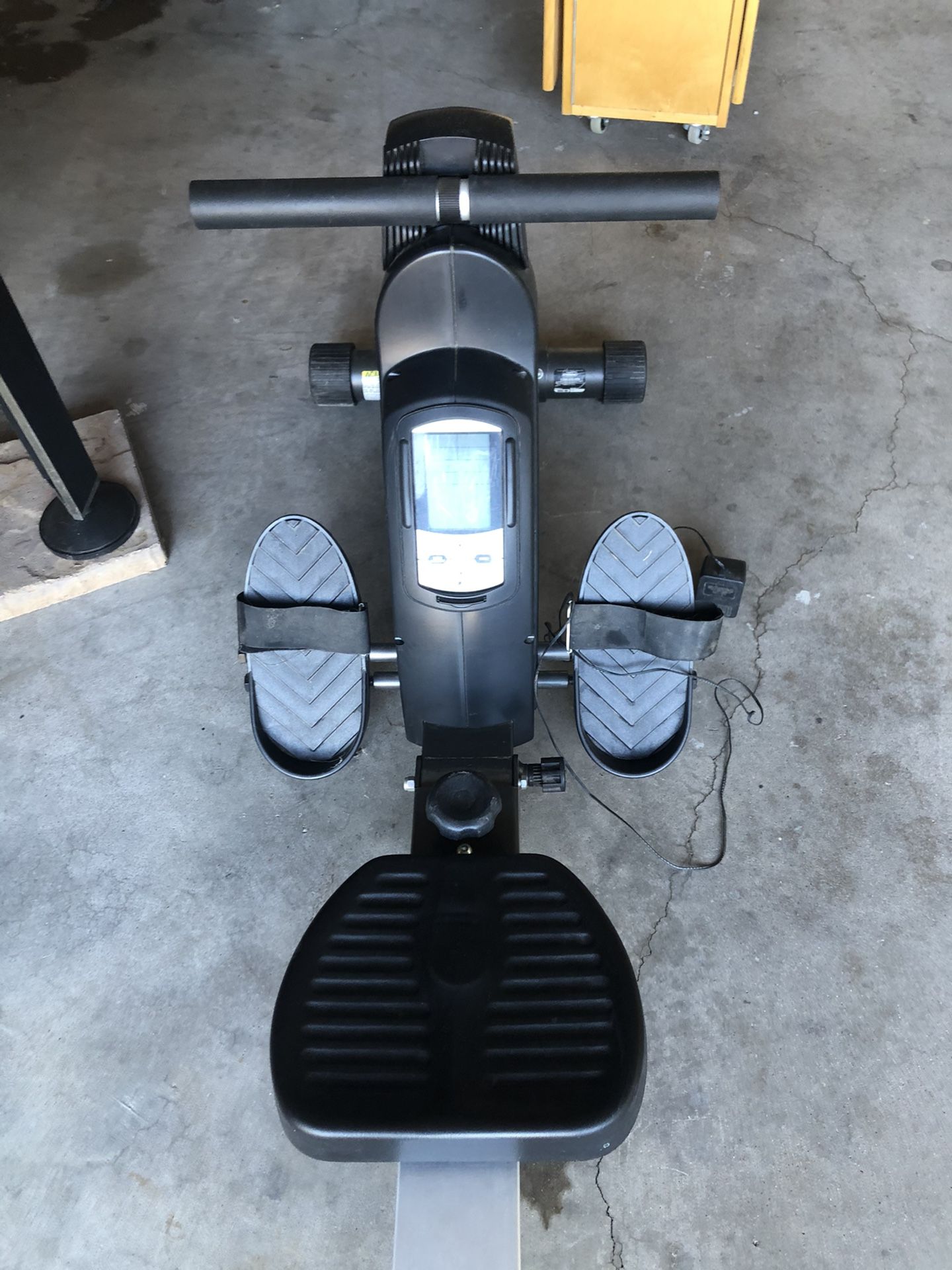 Rowing Machine By Avari
