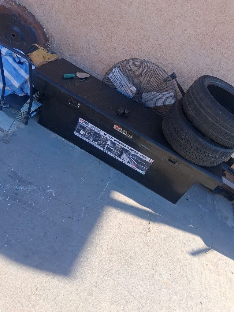 Truck Tool Box 70"