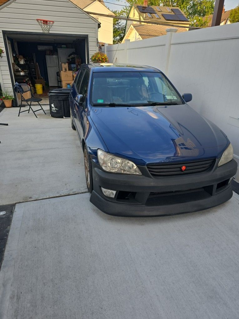 Is300i