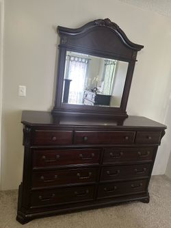 Traditional Dark Wood Dresser with Mirror and Queen size Bed Frame