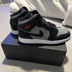 Jordan 1 Mid
