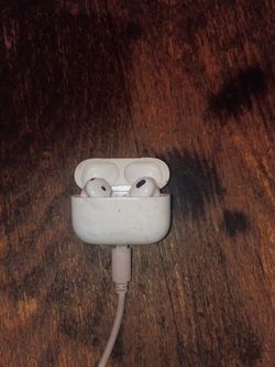 Apple AirPods with Charging Case
