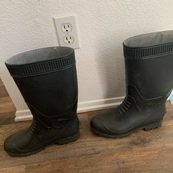 Waterproof boots size 10